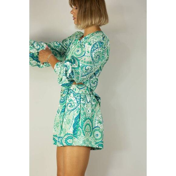 Mulla Paisley Crop Top and Shorts Set - Picture 12 of 12